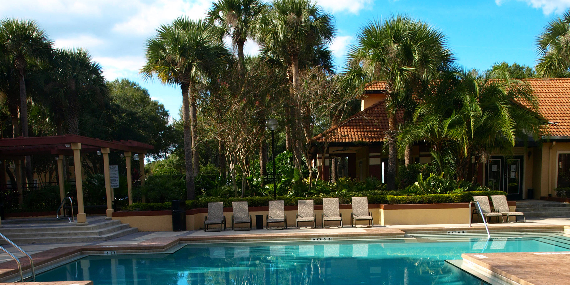 Beautiful Resort style apartment complexes in Florida
